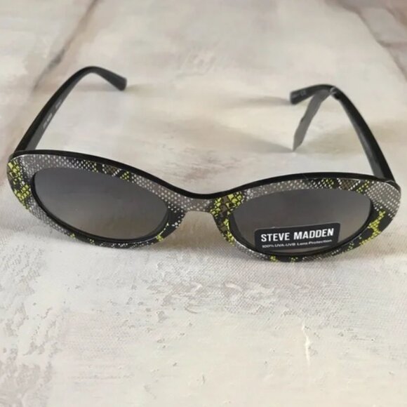 Steve Madden Neon Yellow / Black Snake Animal Print Cat Eye Sunglasses - Picture 3 of 6
